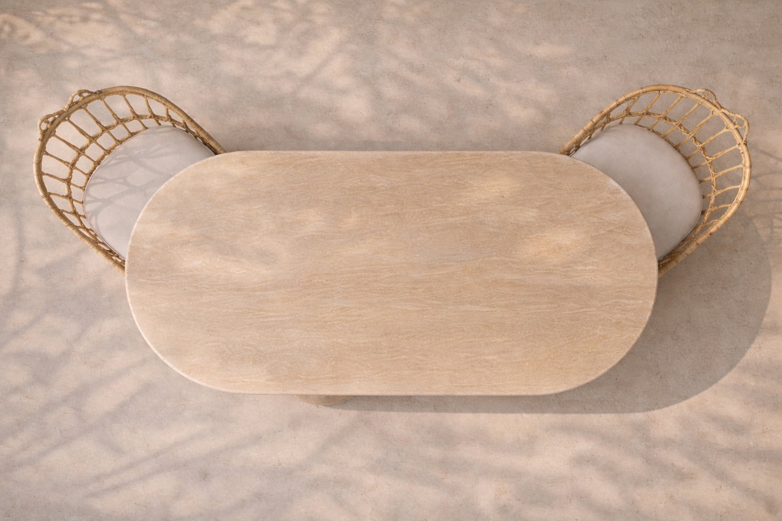 Ovaal travertijn eettafel