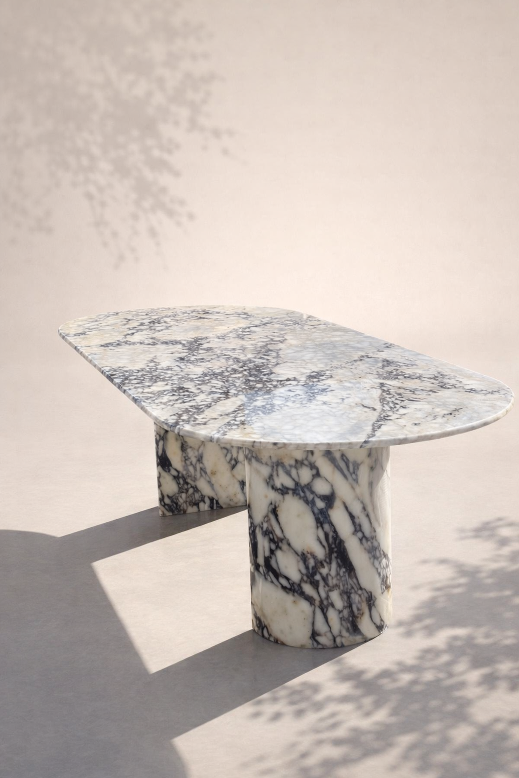 calacatta ovale eettafel